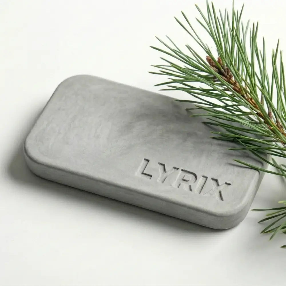 aromatizador_de_piedra_para_auto_gris_Lyrix_fragancia_pino